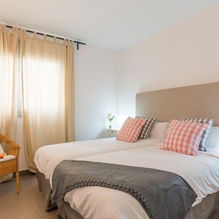 Apartamentos Cornellalux Cornellà de Llobregat Buitenkant foto