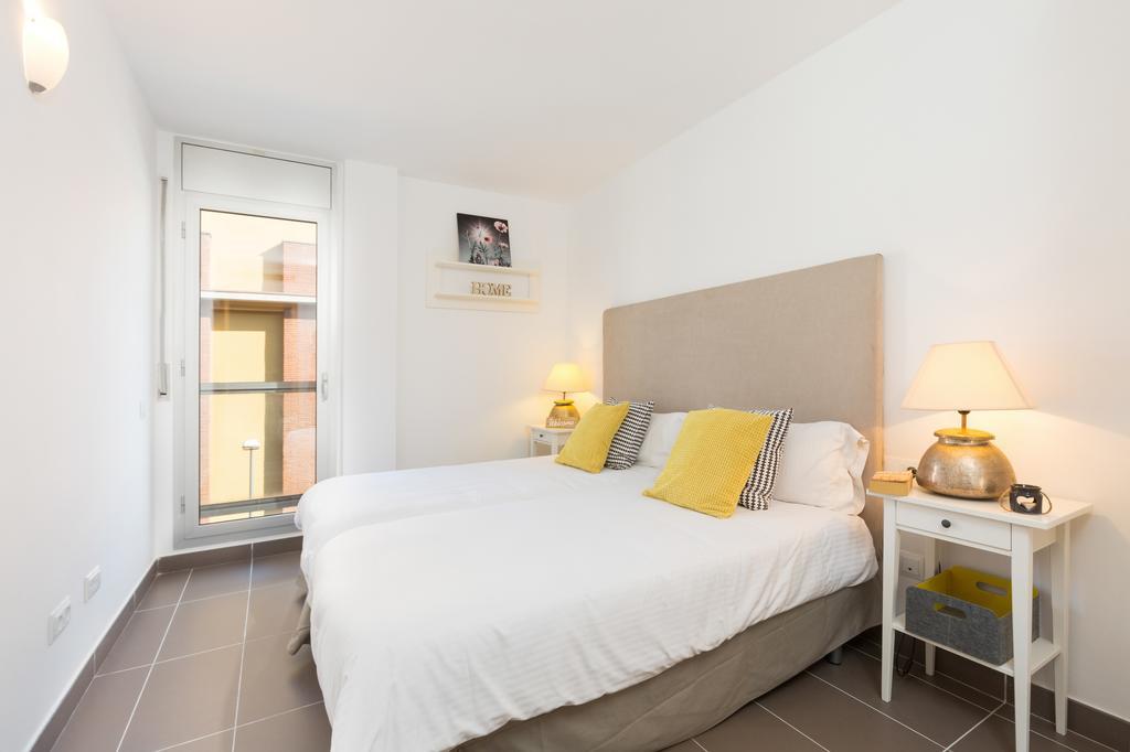 Apartamentos Cornellalux Cornellà de Llobregat Buitenkant foto