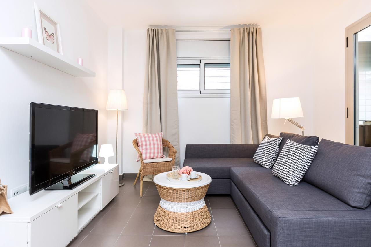 Apartamentos Cornellalux Cornellà de Llobregat Buitenkant foto